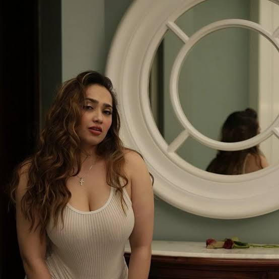 Aditi Mistry Biography: Career, Education, Personal Life, Awards, Age, Net Worth